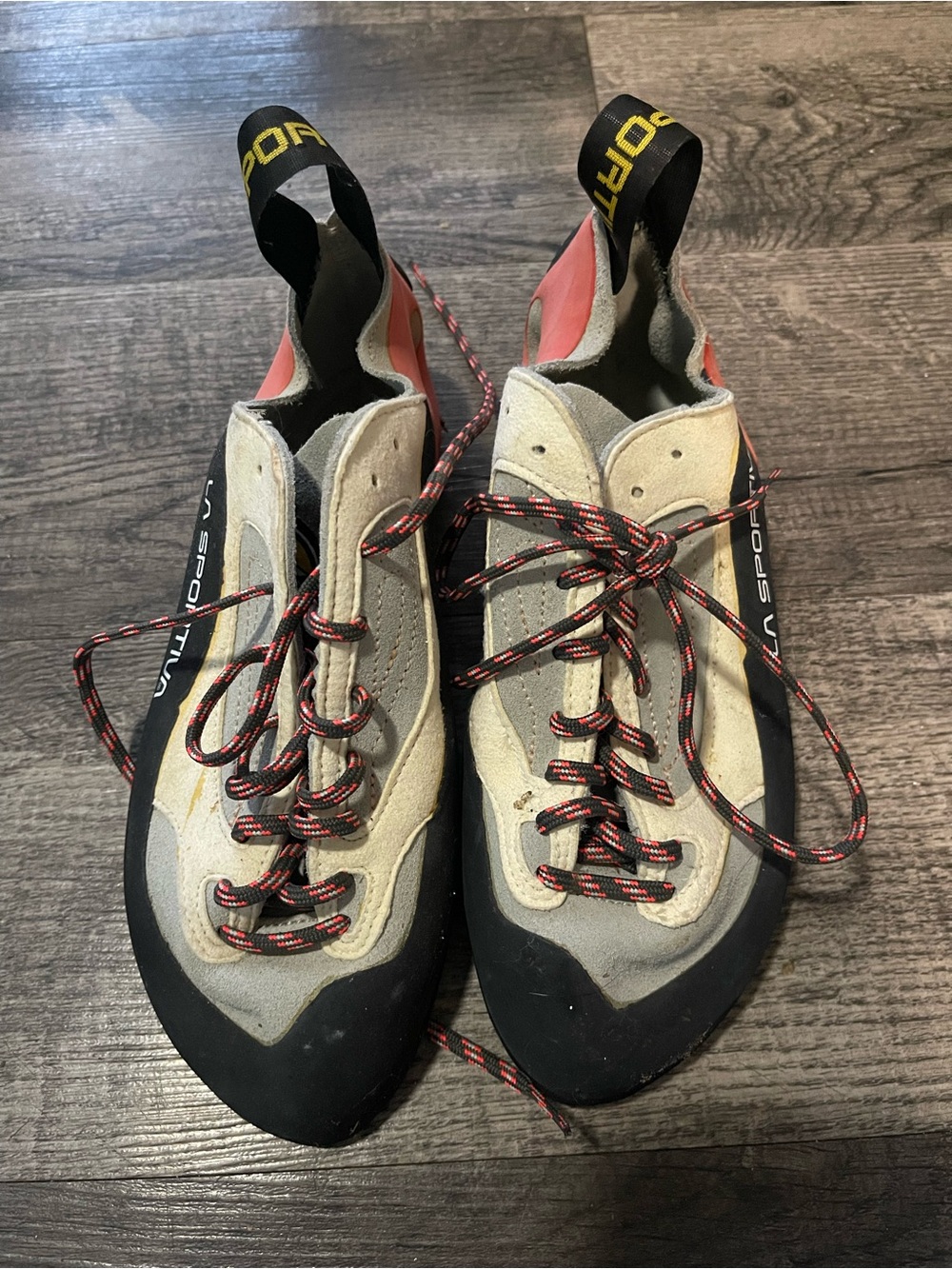 La Sportiva Finale women's climbing shoes in the grey/coral colorway